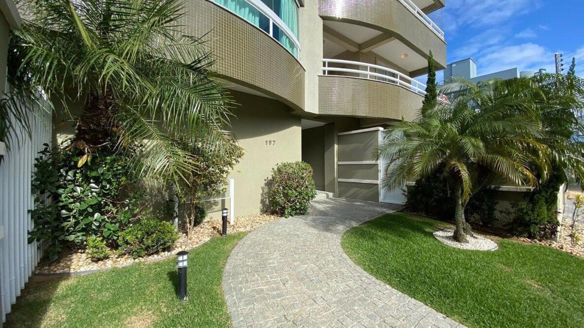 Garden Ville - Confortavel Apartamento Na Praia De Bombas Com Otima Localizacao Бомбіняс Екстер'єр фото