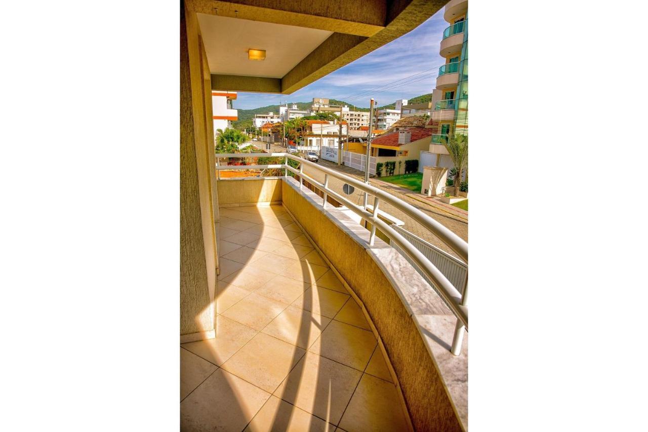 Garden Ville - Confortavel Apartamento Na Praia De Bombas Com Otima Localizacao Бомбіняс Екстер'єр фото