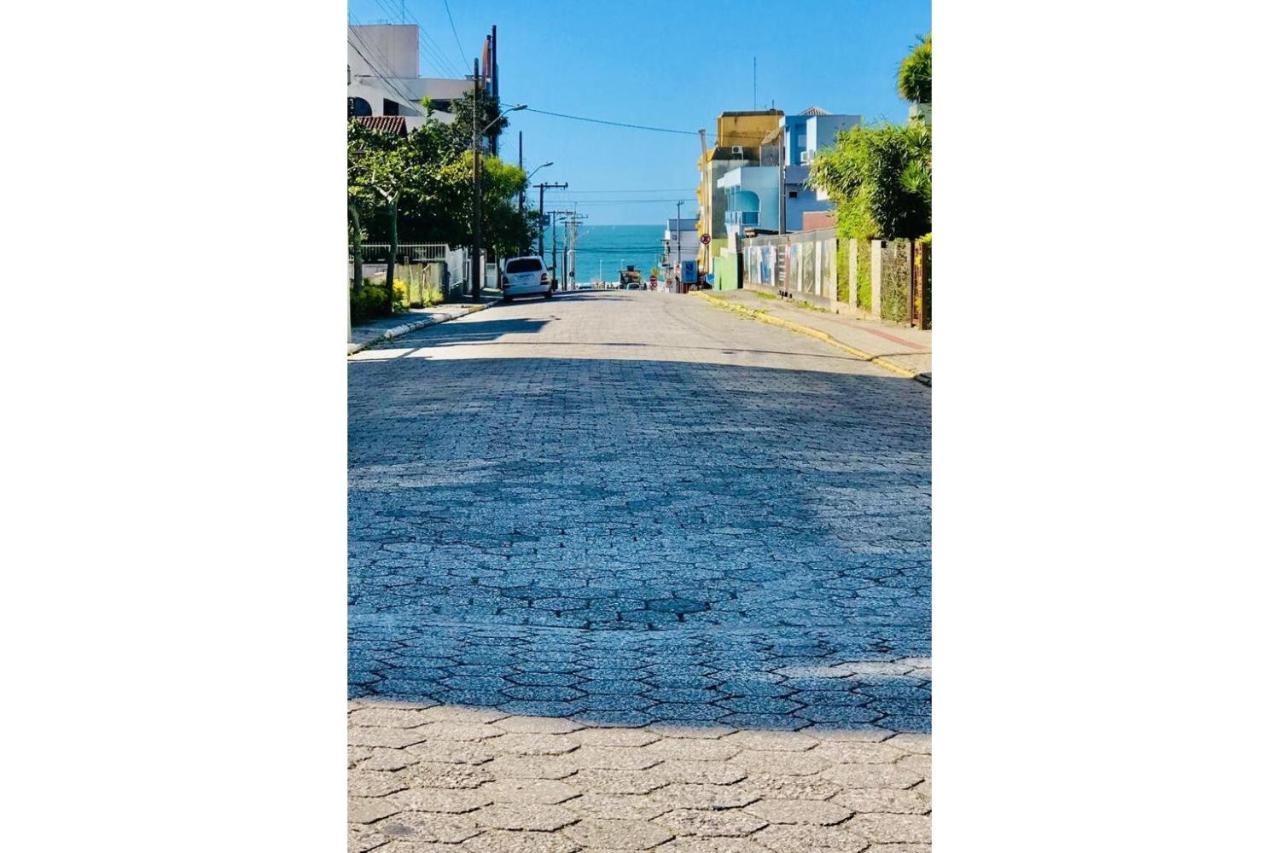 Garden Ville - Confortavel Apartamento Na Praia De Bombas Com Otima Localizacao Бомбіняс Екстер'єр фото